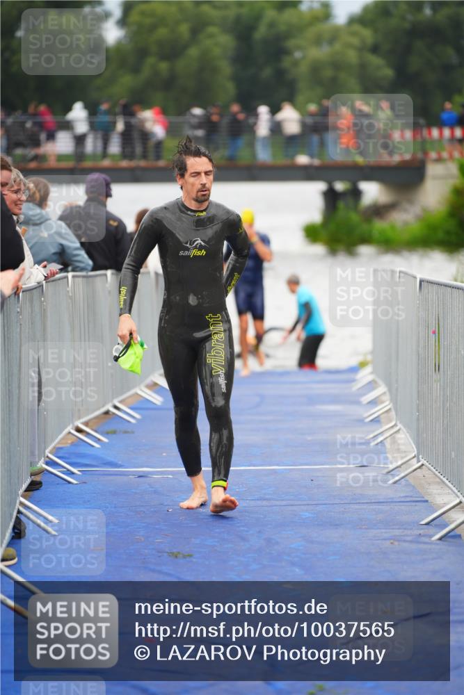 30.08.2026 - Elbe Triathlon Hamburg LAZAROV Photography http://msf.ph/oto/10037565 30.08.2026 09:14:46 Schwimmen 598, 694 meine-sportfotos.de