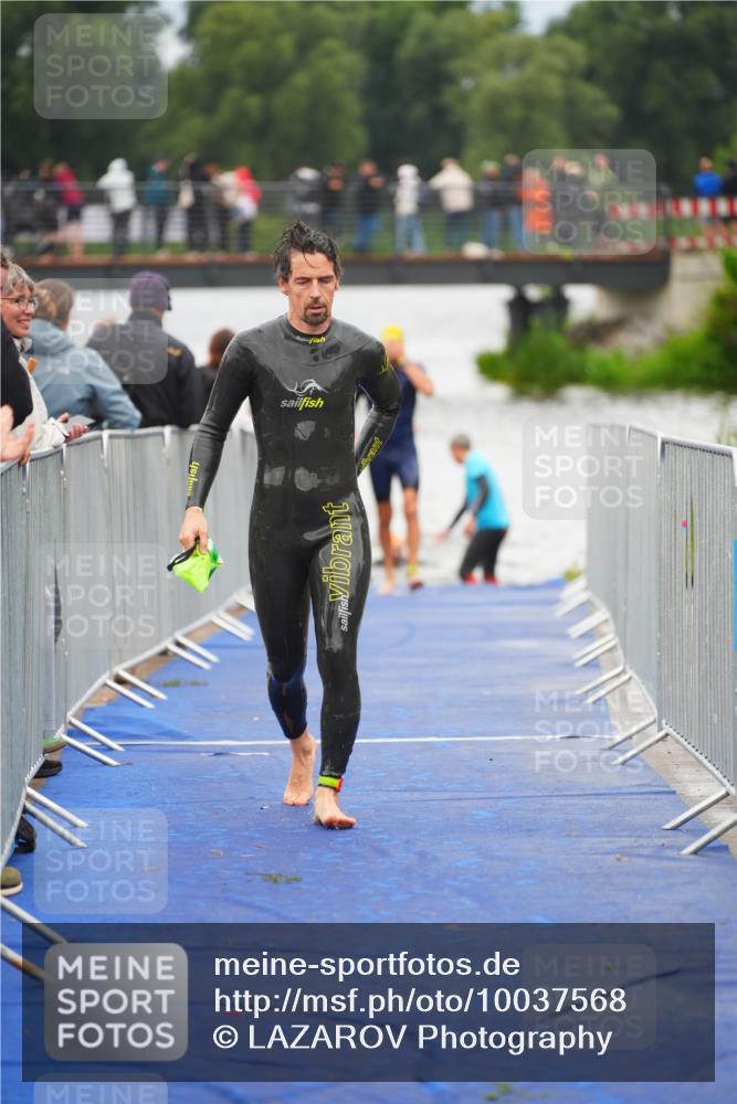30.08.2026 - Elbe Triathlon Hamburg LAZAROV Photography http://msf.ph/oto/10037568 30.08.2026 09:14:46 Schwimmen 598, 694 meine-sportfotos.de