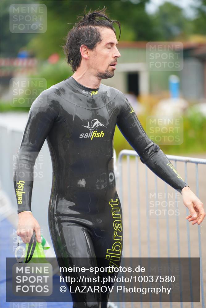 30.08.2026 - Elbe Triathlon Hamburg LAZAROV Photography http://msf.ph/oto/10037580 30.08.2026 09:14:52 Schwimmen 659, 694 meine-sportfotos.de
