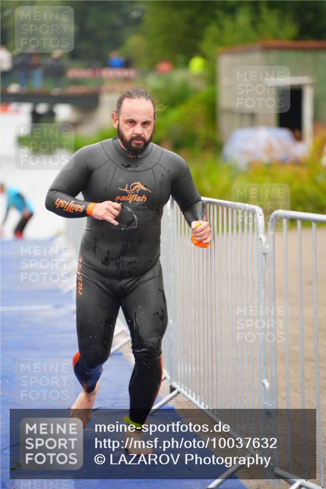 30.08.2026 - Elbe Triathlon Hamburg LAZAROV Photography http://msf.ph/oto/10037632 30.08.2026 09:15:03 Schwimmen 659, 662, 734 meine-sportfotos.de