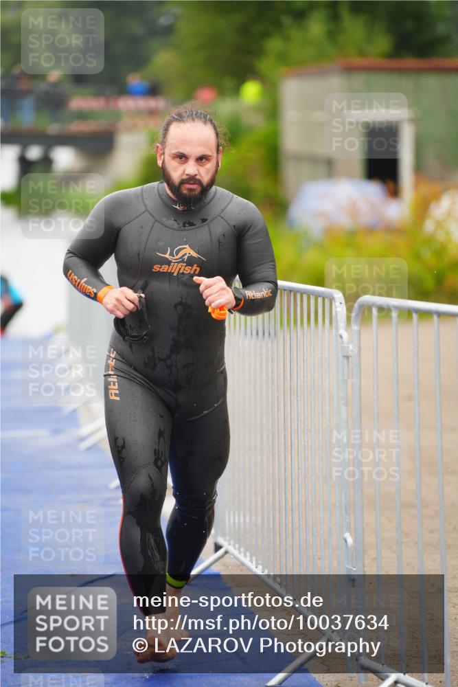 30.08.2026 - Elbe Triathlon Hamburg LAZAROV Photography http://msf.ph/oto/10037634 30.08.2026 09:15:03 Schwimmen 659, 662, 734 meine-sportfotos.de