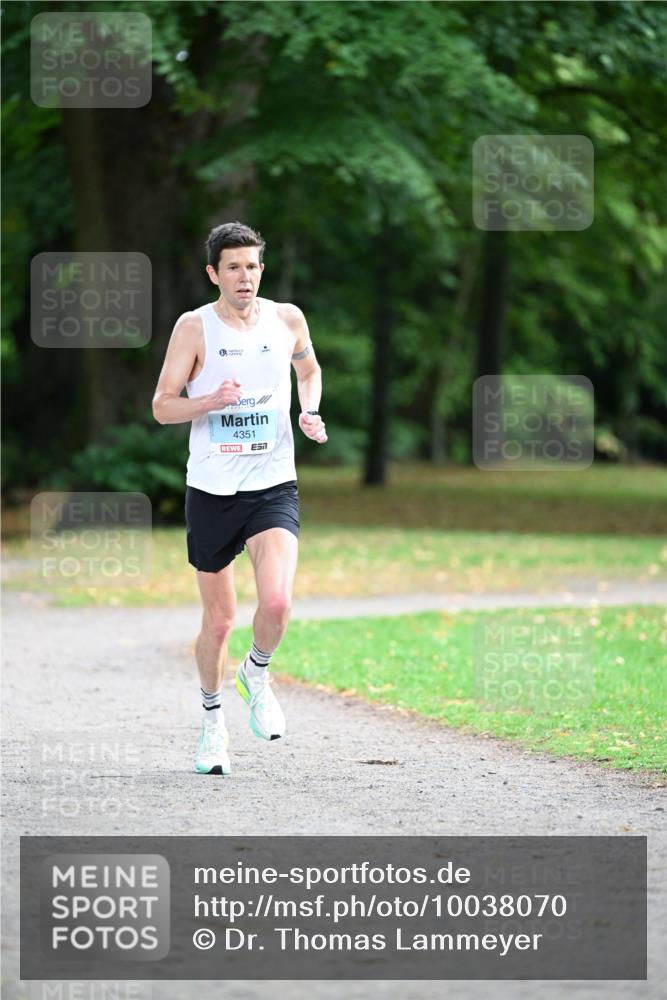 30.08.2026 - Blankeneser Heldenlauf Dr. Thomas Lammeyer http://msf.ph/oto/10038070 30.08.2026 11:00:38 Laufen 4351, 51 meine-sportfotos.de