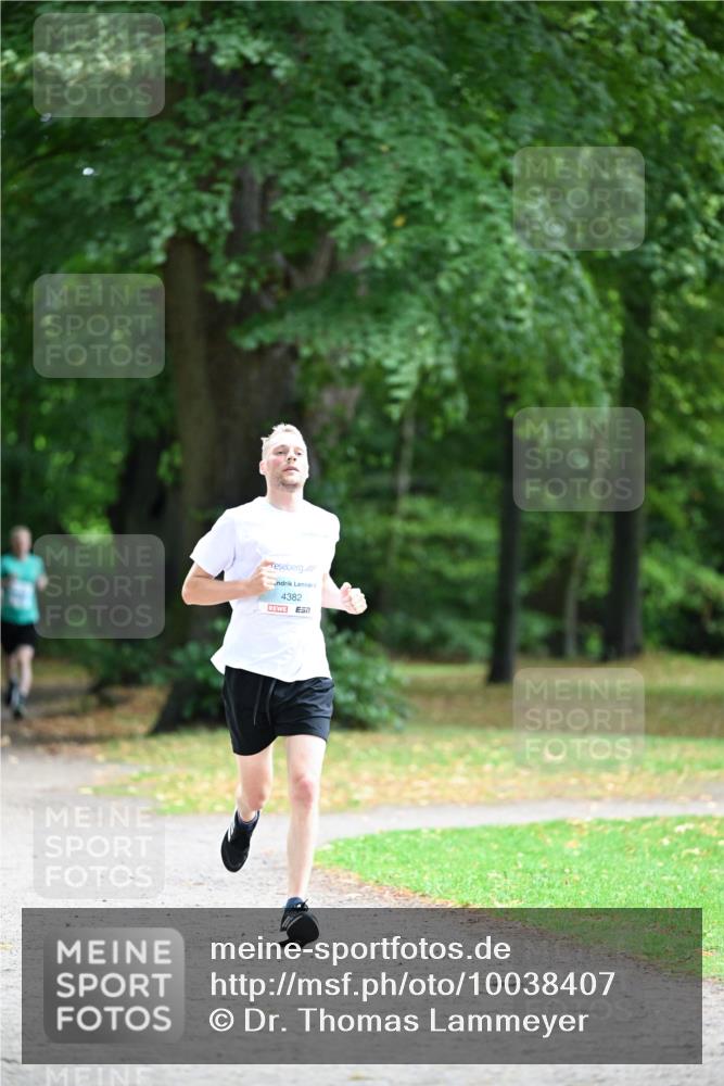30.08.2026 - Blankeneser Heldenlauf Dr. Thomas Lammeyer http://msf.ph/oto/10038407 30.08.2026 11:08:44 Laufen 4382 meine-sportfotos.de