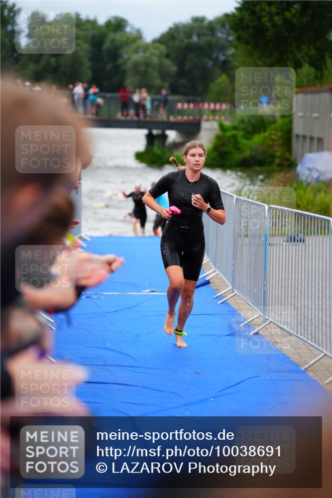 30.08.2026 - Elbe Triathlon Hamburg LAZAROV Photography http://msf.ph/oto/10038691 30.08.2026 14:03:25 Schwimmen 154, 163 meine-sportfotos.de