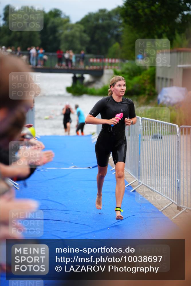 30.08.2026 - Elbe Triathlon Hamburg LAZAROV Photography http://msf.ph/oto/10038697 30.08.2026 14:03:25 Schwimmen 154, 163 meine-sportfotos.de