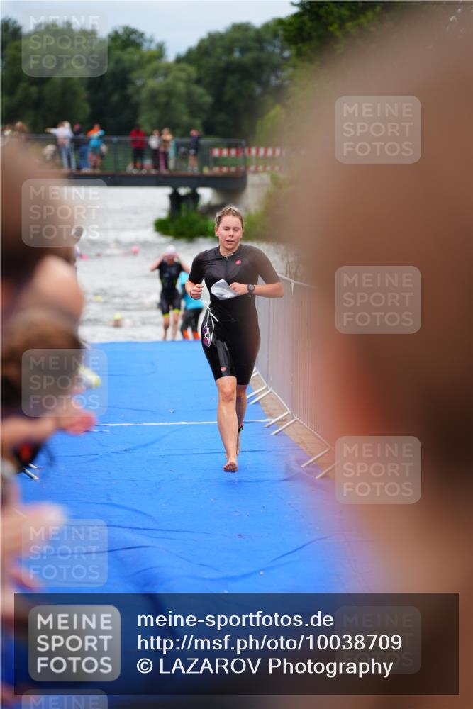 30.08.2026 - Elbe Triathlon Hamburg LAZAROV Photography http://msf.ph/oto/10038709 30.08.2026 14:03:33 Schwimmen 147, 154, 163 meine-sportfotos.de