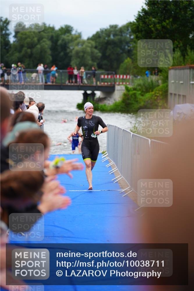 30.08.2026 - Elbe Triathlon Hamburg LAZAROV Photography http://msf.ph/oto/10038711 30.08.2026 14:03:39 Schwimmen 129, 147, 163 meine-sportfotos.de