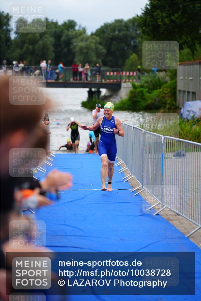 30.08.2026 - Elbe Triathlon Hamburg LAZAROV Photography http://msf.ph/oto/10038728 30.08.2026 14:03:48 Schwimmen 129, 131, 147 meine-sportfotos.de
