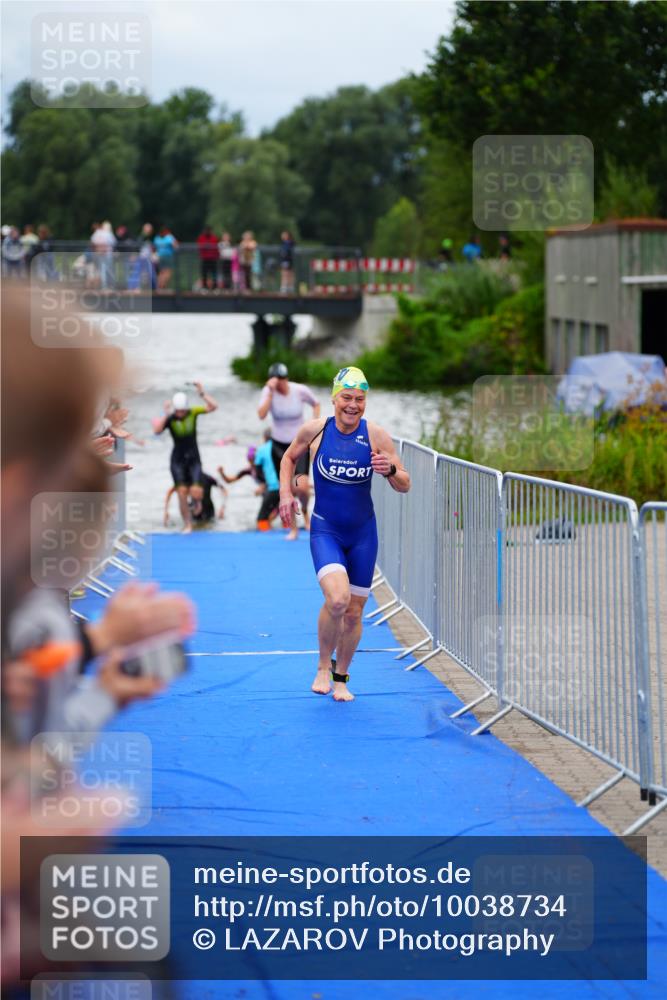 30.08.2026 - Elbe Triathlon Hamburg LAZAROV Photography http://msf.ph/oto/10038734 30.08.2026 14:03:48 Schwimmen 129, 131, 147 meine-sportfotos.de