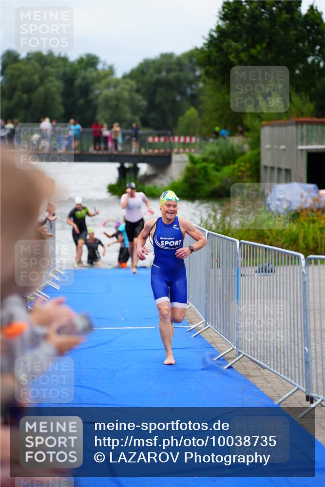 30.08.2026 - Elbe Triathlon Hamburg LAZAROV Photography http://msf.ph/oto/10038735 30.08.2026 14:03:49 Schwimmen 129, 131, 147 meine-sportfotos.de