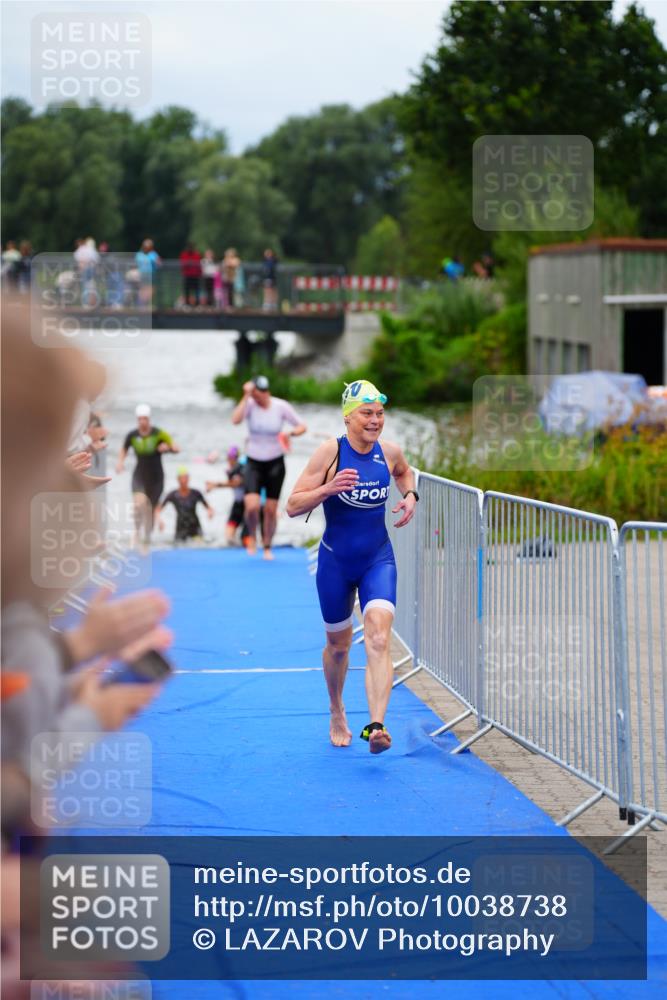 30.08.2026 - Elbe Triathlon Hamburg LAZAROV Photography http://msf.ph/oto/10038738 30.08.2026 14:03:49 Schwimmen 129, 131, 147 meine-sportfotos.de