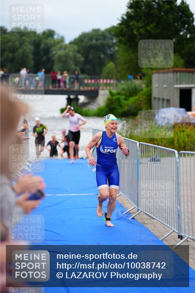 30.08.2026 - Elbe Triathlon Hamburg LAZAROV Photography http://msf.ph/oto/10038742 30.08.2026 14:03:49 Schwimmen 129, 131, 147 meine-sportfotos.de