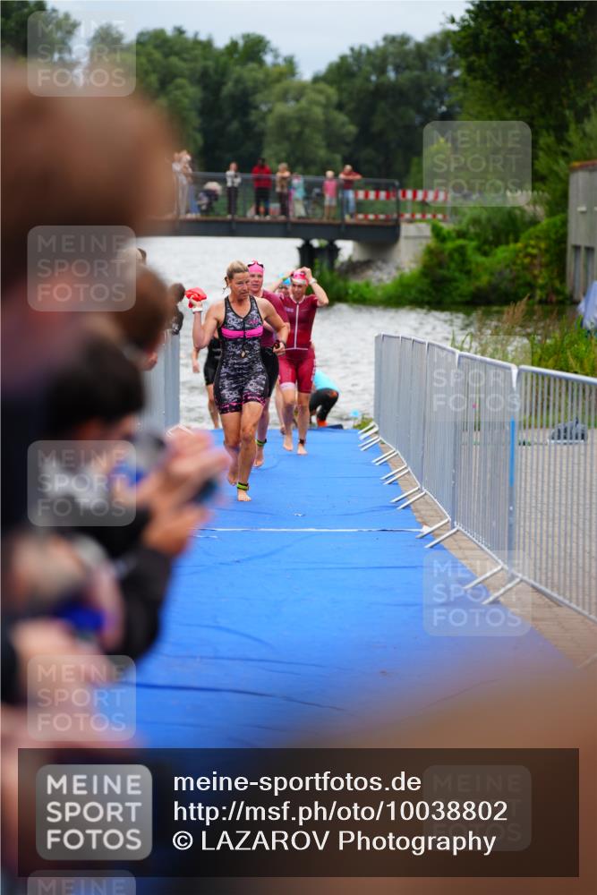 30.08.2026 - Elbe Triathlon Hamburg LAZAROV Photography http://msf.ph/oto/10038802 30.08.2026 14:04:23 Schwimmen 156, 172, 179 meine-sportfotos.de
