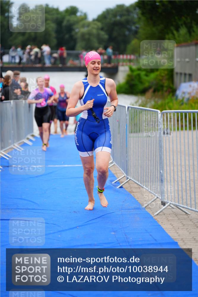 30.08.2026 - Elbe Triathlon Hamburg LAZAROV Photography http://msf.ph/oto/10038944 30.08.2026 14:04:59 Schwimmen 130, 142, 149, 165, 177, 178 meine-sportfotos.de