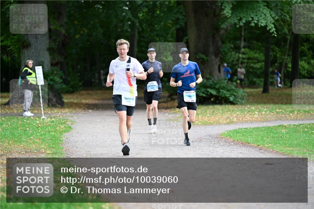 30.08.2026 - Blankeneser Heldenlauf Dr. Thomas Lammeyer http://msf.ph/oto/10039060 30.08.2026 11:12:11 Laufen 4418, 4472 meine-sportfotos.de
