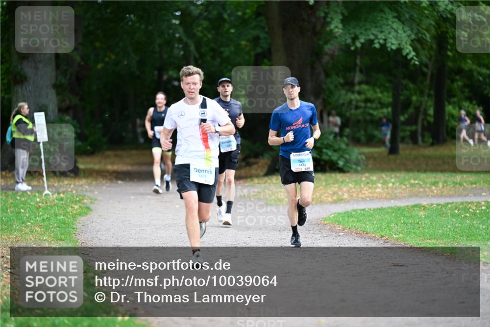 30.08.2026 - Blankeneser Heldenlauf Dr. Thomas Lammeyer http://msf.ph/oto/10039064 30.08.2026 11:12:11 Laufen 4418, 4080, 4472 meine-sportfotos.de