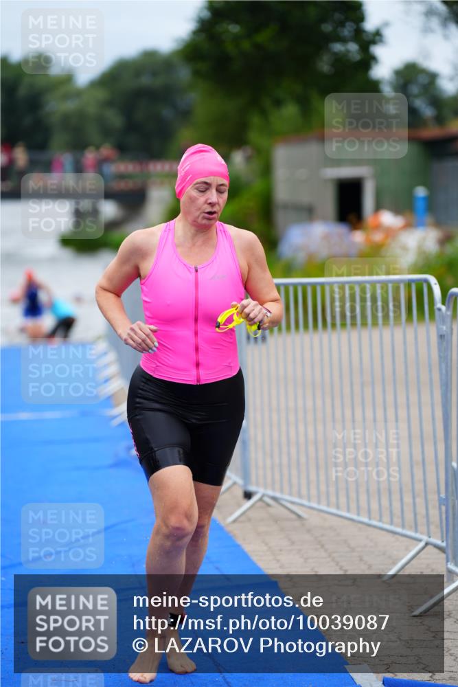 30.08.2026 - Elbe Triathlon Hamburg LAZAROV Photography http://msf.ph/oto/10039087 30.08.2026 14:05:21 Schwimmen 141, 151, 155, 162 meine-sportfotos.de
