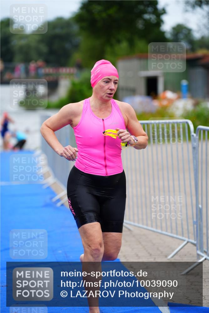 30.08.2026 - Elbe Triathlon Hamburg LAZAROV Photography http://msf.ph/oto/10039090 30.08.2026 14:05:22 Schwimmen 141, 151, 162 meine-sportfotos.de