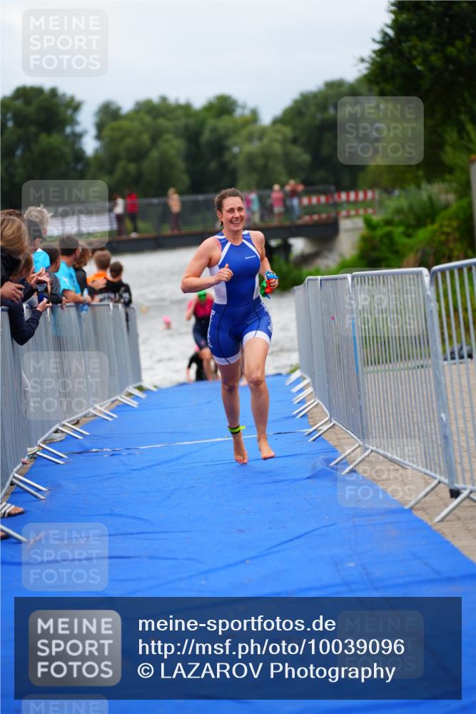 30.08.2026 - Elbe Triathlon Hamburg LAZAROV Photography http://msf.ph/oto/10039096 30.08.2026 14:05:28 Schwimmen 132, 162 meine-sportfotos.de