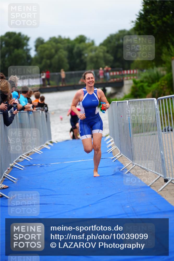 30.08.2026 - Elbe Triathlon Hamburg LAZAROV Photography http://msf.ph/oto/10039099 30.08.2026 14:05:29 Schwimmen 132, 161, 162 meine-sportfotos.de