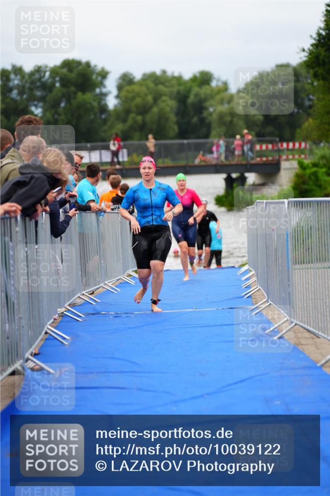 30.08.2026 - Elbe Triathlon Hamburg LAZAROV Photography http://msf.ph/oto/10039122 30.08.2026 14:05:32 Schwimmen 132, 146, 161, 162 meine-sportfotos.de
