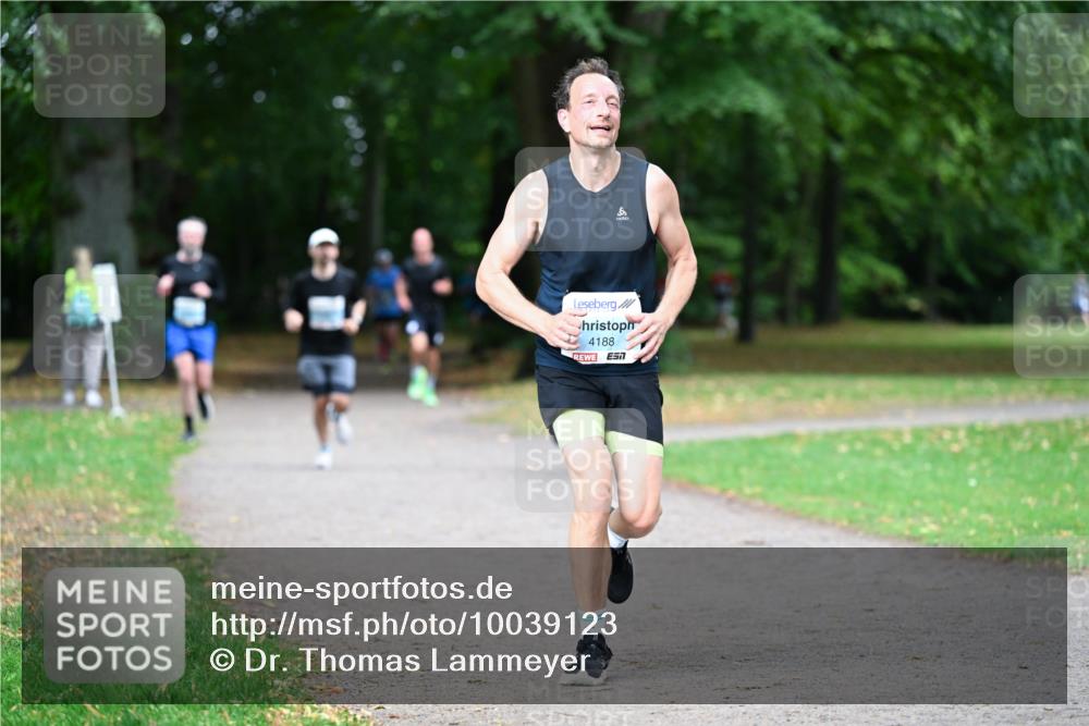 30.08.2026 - Blankeneser Heldenlauf Dr. Thomas Lammeyer http://msf.ph/oto/10039123 30.08.2026 11:12:20 Laufen 4188, 7 meine-sportfotos.de