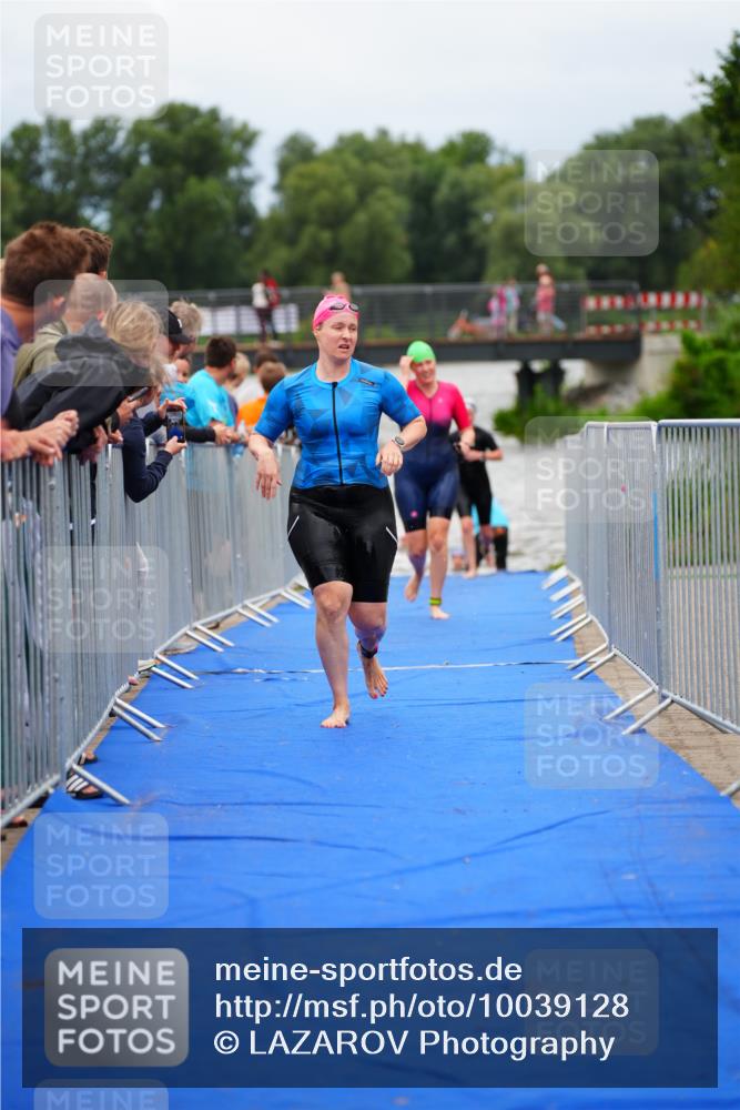 30.08.2026 - Elbe Triathlon Hamburg LAZAROV Photography http://msf.ph/oto/10039128 30.08.2026 14:05:33 Schwimmen 132, 146, 161, 162 meine-sportfotos.de