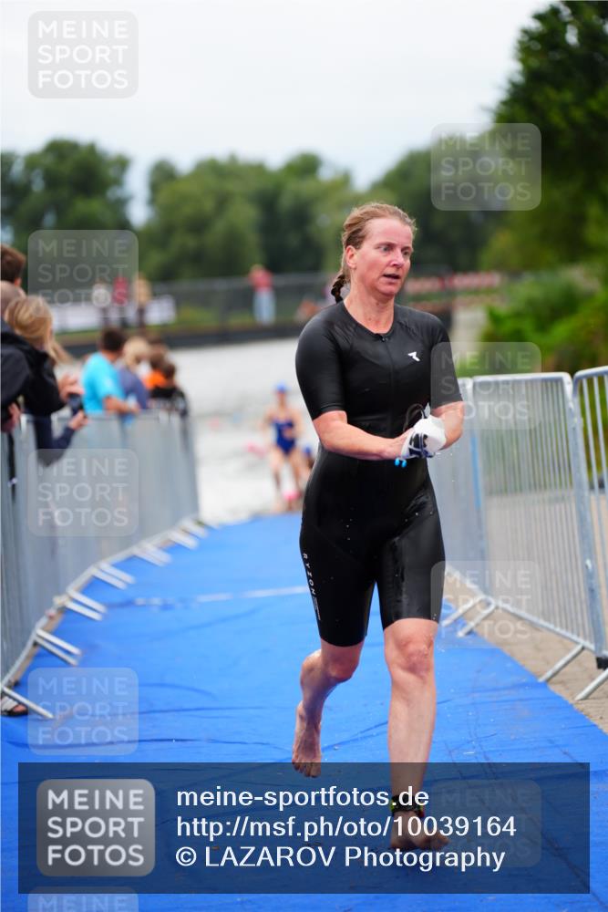 30.08.2026 - Elbe Triathlon Hamburg LAZAROV Photography http://msf.ph/oto/10039164 30.08.2026 14:05:39 Schwimmen 132, 146, 159, 161 meine-sportfotos.de