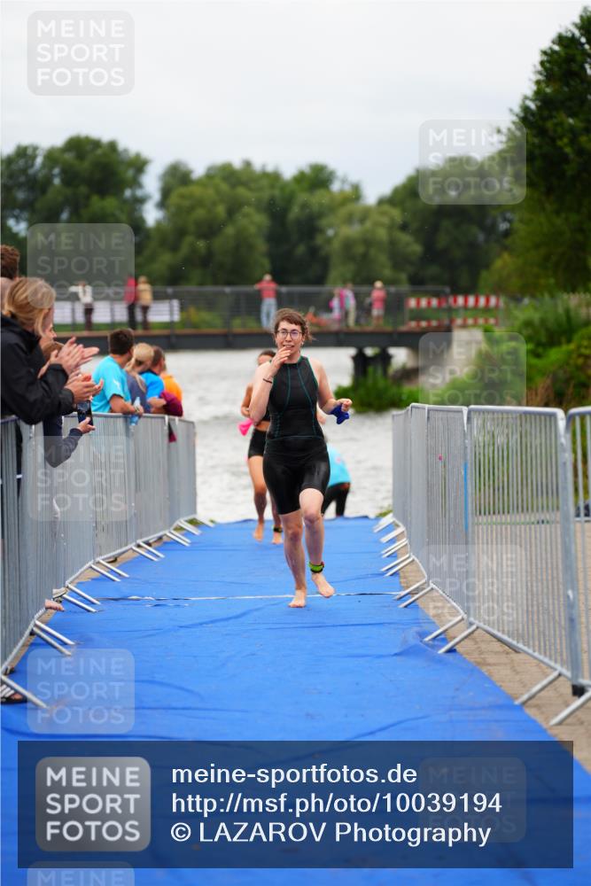 30.08.2026 - Elbe Triathlon Hamburg LAZAROV Photography http://msf.ph/oto/10039194 30.08.2026 14:05:49 Schwimmen 128, 137, 146, 153, 159, 161 meine-sportfotos.de