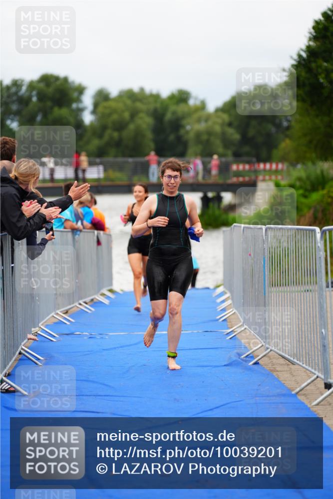 30.08.2026 - Elbe Triathlon Hamburg LAZAROV Photography http://msf.ph/oto/10039201 30.08.2026 14:05:50 Schwimmen 128, 137, 145, 146, 153, 159 meine-sportfotos.de