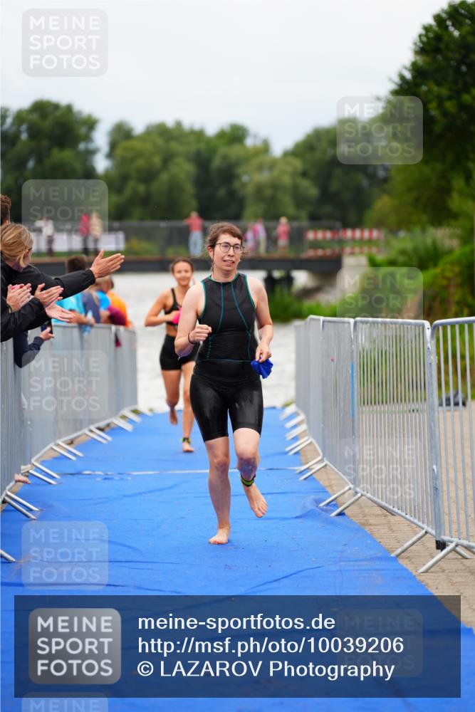 30.08.2026 - Elbe Triathlon Hamburg LAZAROV Photography http://msf.ph/oto/10039206 30.08.2026 14:05:50 Schwimmen 128, 137, 145, 146, 153, 159 meine-sportfotos.de