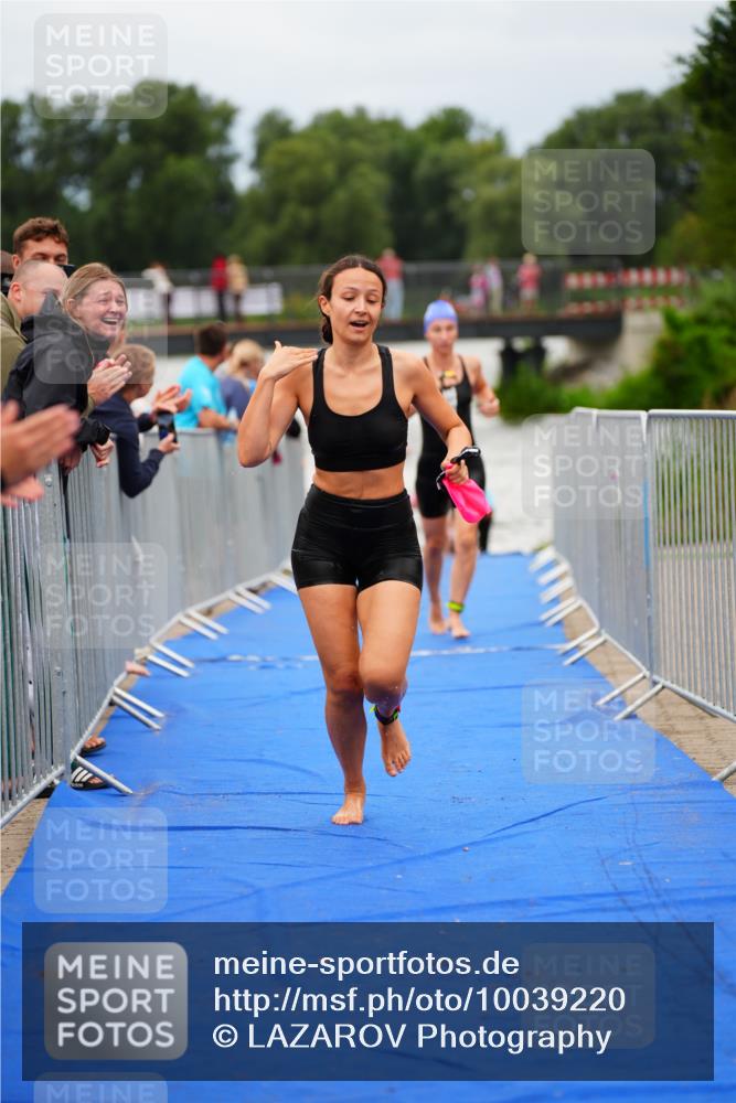 30.08.2026 - Elbe Triathlon Hamburg LAZAROV Photography http://msf.ph/oto/10039220 30.08.2026 14:05:53 Schwimmen 128, 137, 145, 153, 159 meine-sportfotos.de