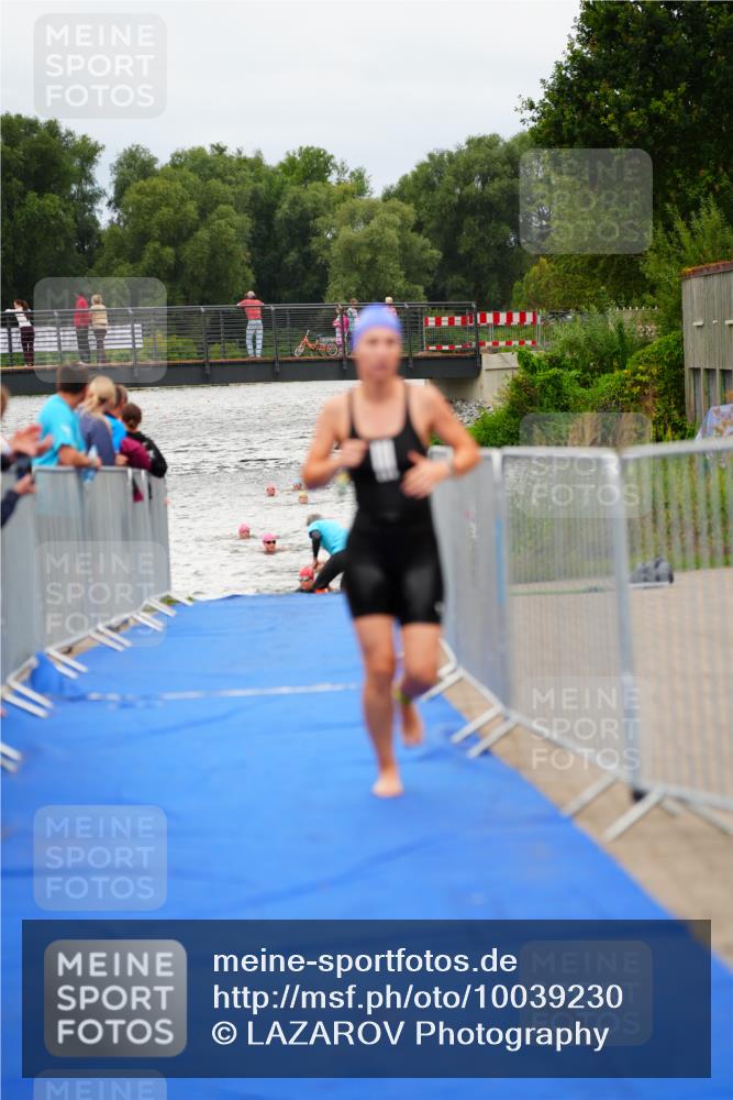 30.08.2026 - Elbe Triathlon Hamburg LAZAROV Photography http://msf.ph/oto/10039230 30.08.2026 14:05:55 Schwimmen 128, 137, 145, 153, 159 meine-sportfotos.de