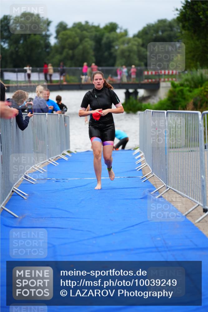 30.08.2026 - Elbe Triathlon Hamburg LAZAROV Photography http://msf.ph/oto/10039249 30.08.2026 14:06:10 Schwimmen 145, 160 meine-sportfotos.de