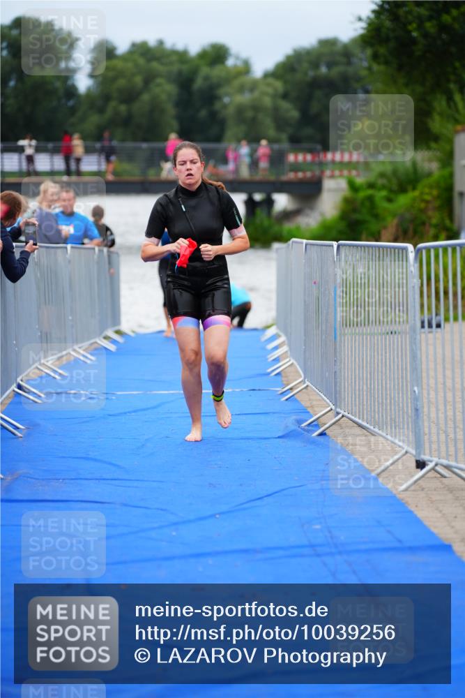 30.08.2026 - Elbe Triathlon Hamburg LAZAROV Photography http://msf.ph/oto/10039256 30.08.2026 14:06:11 Schwimmen 136, 160 meine-sportfotos.de