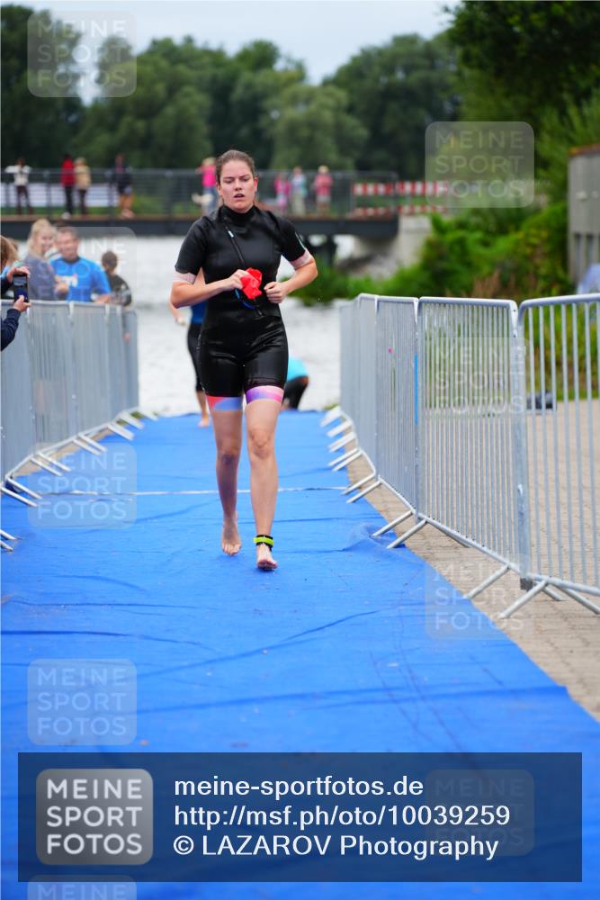 30.08.2026 - Elbe Triathlon Hamburg LAZAROV Photography http://msf.ph/oto/10039259 30.08.2026 14:06:11 Schwimmen 136, 160 meine-sportfotos.de