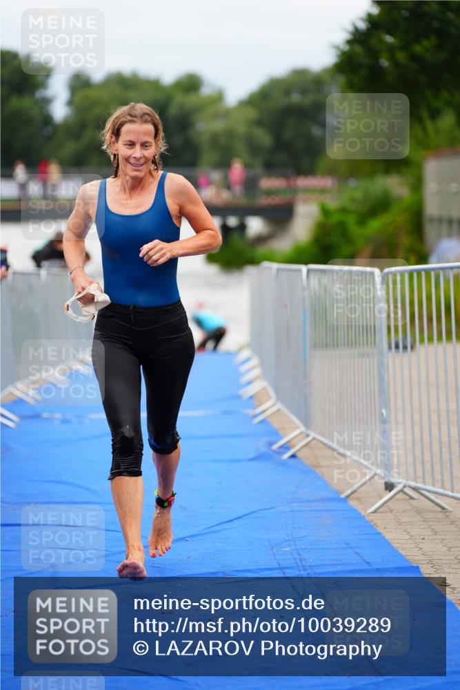 30.08.2026 - Elbe Triathlon Hamburg LAZAROV Photography http://msf.ph/oto/10039289 30.08.2026 14:06:18 Schwimmen 136, 138, 160 meine-sportfotos.de