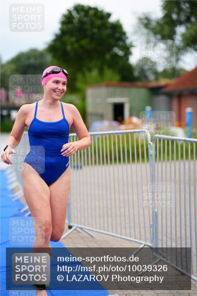 30.08.2026 - Elbe Triathlon Hamburg LAZAROV Photography http://msf.ph/oto/10039326 30.08.2026 14:06:25 Schwimmen 136, 138 meine-sportfotos.de