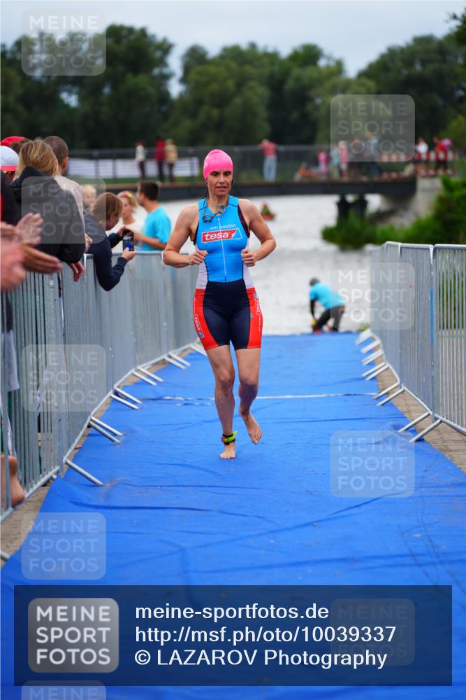 30.08.2026 - Elbe Triathlon Hamburg LAZAROV Photography http://msf.ph/oto/10039337 30.08.2026 14:06:35 Schwimmen 135, 138 meine-sportfotos.de
