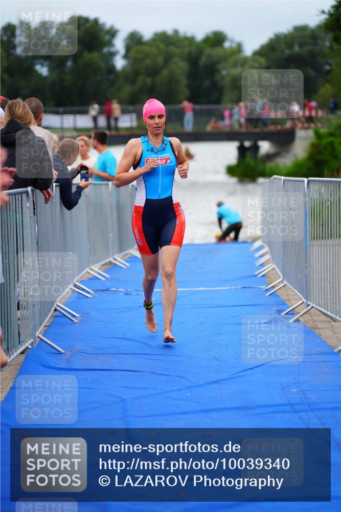 30.08.2026 - Elbe Triathlon Hamburg LAZAROV Photography http://msf.ph/oto/10039340 30.08.2026 14:06:35 Schwimmen 135, 138 meine-sportfotos.de