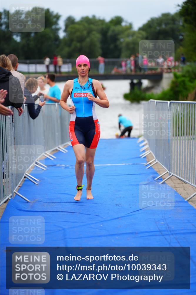 30.08.2026 - Elbe Triathlon Hamburg LAZAROV Photography http://msf.ph/oto/10039343 30.08.2026 14:06:35 Schwimmen 135, 138 meine-sportfotos.de