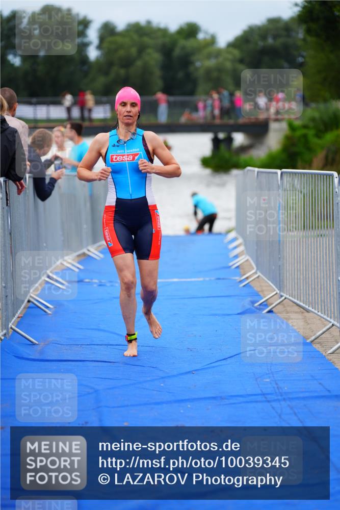 30.08.2026 - Elbe Triathlon Hamburg LAZAROV Photography http://msf.ph/oto/10039345 30.08.2026 14:06:36 Schwimmen 135, 138 meine-sportfotos.de