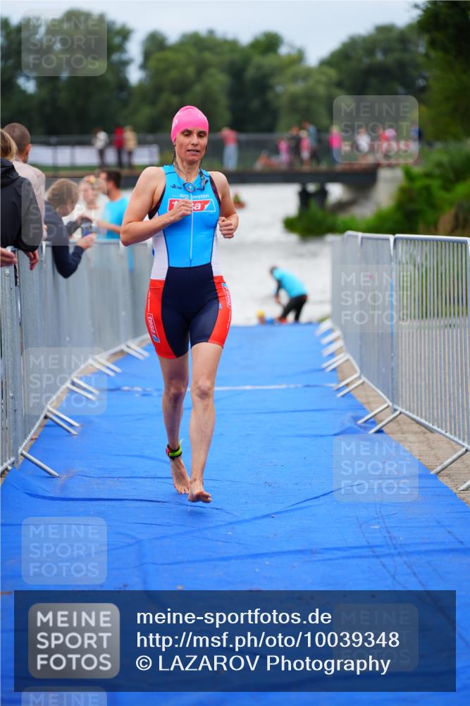 30.08.2026 - Elbe Triathlon Hamburg LAZAROV Photography http://msf.ph/oto/10039348 30.08.2026 14:06:36 Schwimmen 135, 138 meine-sportfotos.de