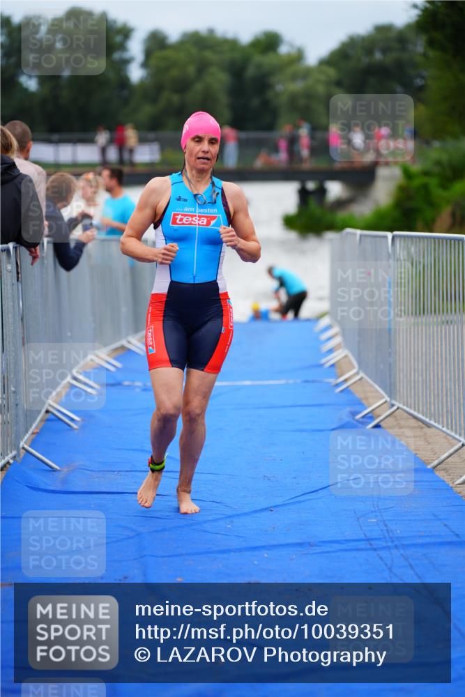 30.08.2026 - Elbe Triathlon Hamburg LAZAROV Photography http://msf.ph/oto/10039351 30.08.2026 14:06:36 Schwimmen 135, 138 meine-sportfotos.de