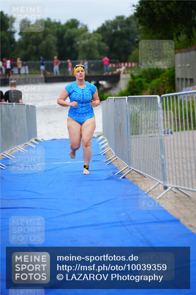 30.08.2026 - Elbe Triathlon Hamburg LAZAROV Photography http://msf.ph/oto/10039359 30.08.2026 14:06:46 Schwimmen 133, 135 meine-sportfotos.de