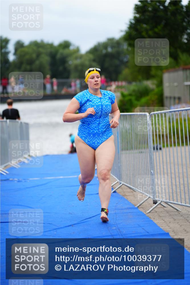 30.08.2026 - Elbe Triathlon Hamburg LAZAROV Photography http://msf.ph/oto/10039377 30.08.2026 14:06:47 Schwimmen 133, 135 meine-sportfotos.de