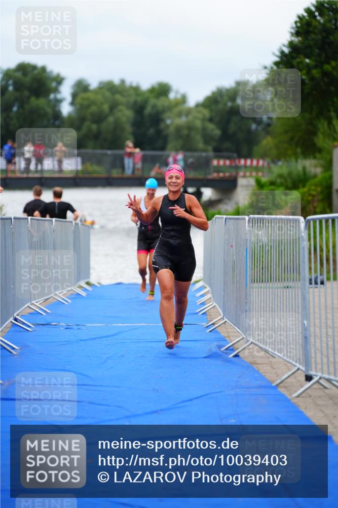 30.08.2026 - Elbe Triathlon Hamburg LAZAROV Photography http://msf.ph/oto/10039403 30.08.2026 14:07:00 Schwimmen 133, 169, 170 meine-sportfotos.de