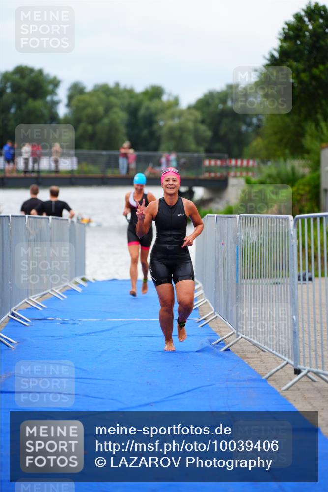 30.08.2026 - Elbe Triathlon Hamburg LAZAROV Photography http://msf.ph/oto/10039406 30.08.2026 14:07:00 Schwimmen 133, 169, 170 meine-sportfotos.de