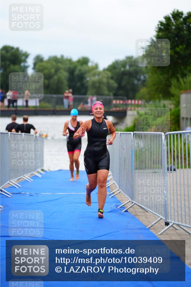 30.08.2026 - Elbe Triathlon Hamburg LAZAROV Photography http://msf.ph/oto/10039409 30.08.2026 14:07:00 Schwimmen 133, 169, 170 meine-sportfotos.de