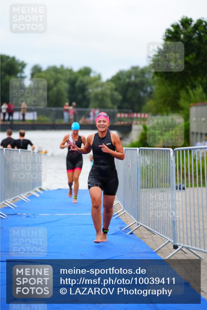 30.08.2026 - Elbe Triathlon Hamburg LAZAROV Photography http://msf.ph/oto/10039411 30.08.2026 14:07:00 Schwimmen 133, 169, 170 meine-sportfotos.de